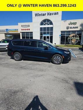 2022 Chrysler Pacifica Hybrid Touring L