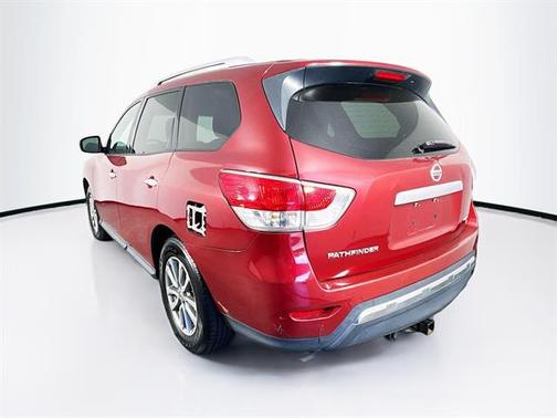2016 Nissan Pathfinder SV