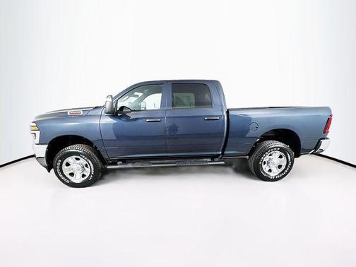 2025 RAM 2500 Tradesman Crew Cab 4x4 6'4' Box