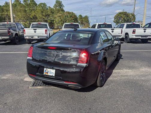 2023 Chrysler 300 Touring