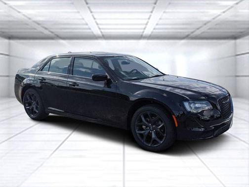 2023 Chrysler 300 Touring