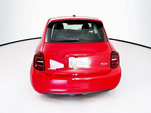 2024 FIAT 500e INSPI(RED) FWD