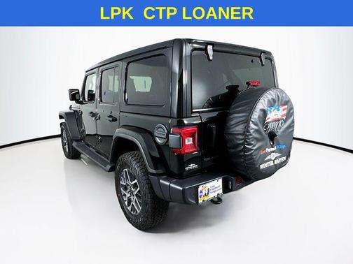 2025 Jeep Wrangler 4-Door Sahara 4x4