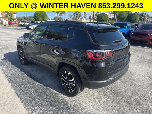 Diamond Black Crystal Pearlcoat 2023 Jeep Compass Limited