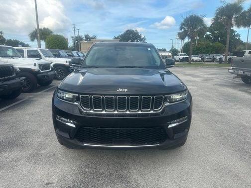 Diamond Black Crystal Pearlcoat 2023 Jeep Grand Cherokee Limited
