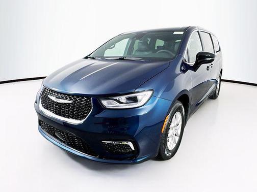 2025 Chrysler Pacifica L
