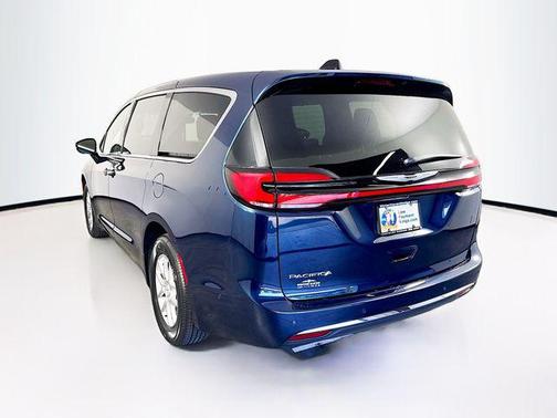 2025 Chrysler Pacifica L