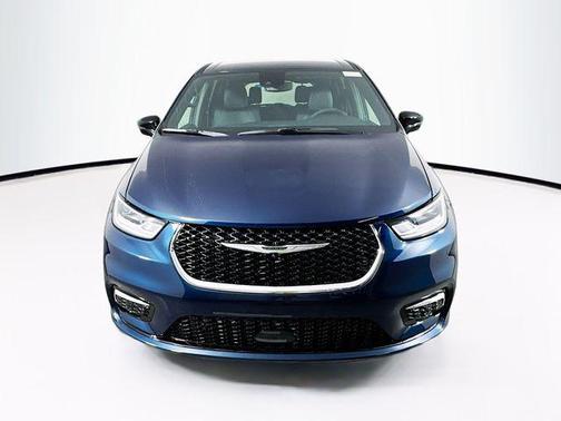 2025 Chrysler Pacifica L