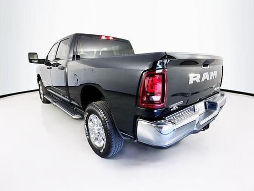 2025 RAM 2500 Big Horn Crew Cab 4x4 6'4' Box