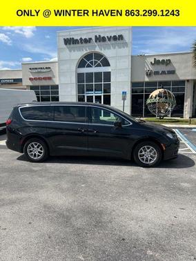 2023 Chrysler Voyager LX