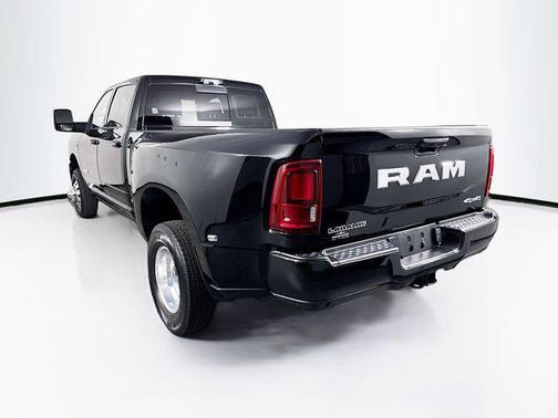 2026 RAM 3500 Laramie Crew Cab 4x4 8' Box