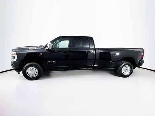 2026 RAM 3500 Laramie Crew Cab 4x4 8' Box