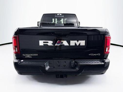 2026 RAM 3500 Laramie Crew Cab 4x4 8' Box