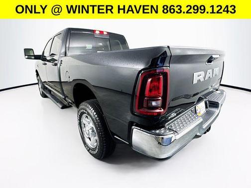 Diamond Black Crystal Pearlcoat 2025 RAM 2500 Tradesman Crew Cab 4x4 6'4' Box