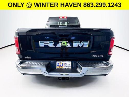 Diamond Black Crystal Pearlcoat 2025 RAM 2500 Tradesman Crew Cab 4x4 6'4' Box