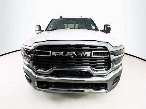 2025 RAM 2500 Tradesman Crew Cab 4x4 6'4' Box