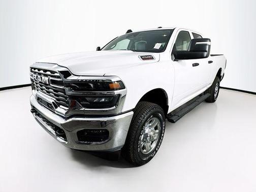 2025 RAM 2500 Tradesman Crew Cab 4x4 6'4' Box