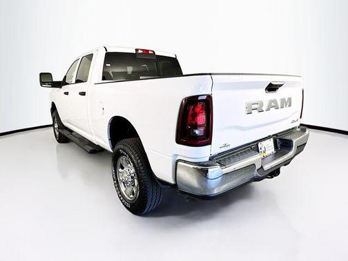 2025 RAM 2500 Tradesman Crew Cab 4x4 6'4' Box