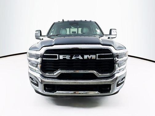 2025 RAM 2500 Tradesman Crew Cab 4x4 6'4' Box