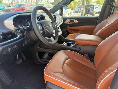 2024 Chrysler Pacifica L