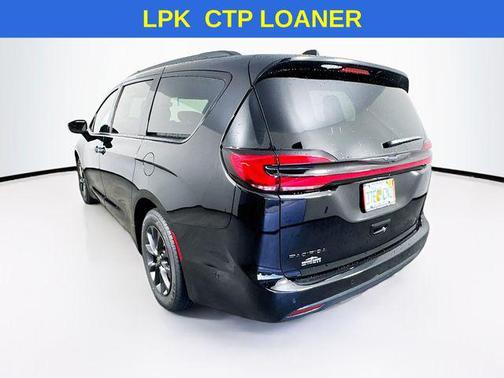 2025 Chrysler Pacifica L