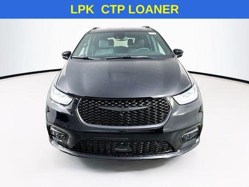 2025 Chrysler Pacifica L