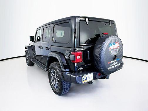 2025 Jeep Wrangler 4-Door Sahara 4x4