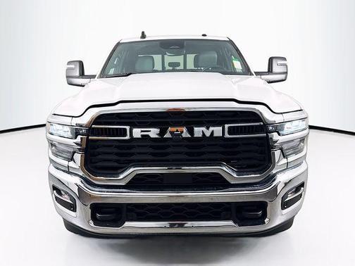 2026 RAM 2500 Tradesman Crew Cab 4x4 8' Box