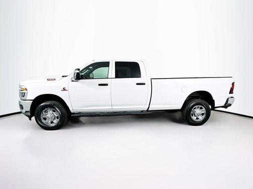 2026 RAM 2500 Tradesman Crew Cab 4x4 8' Box