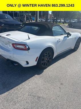Bianco Gelato White 2017 FIAT 124 Spider Base