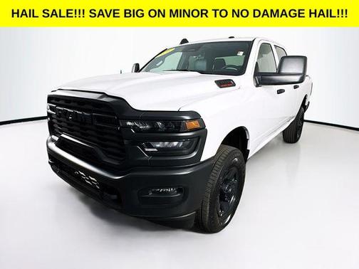 2025 RAM 3500 Tradesman Crew Cab 4x4 6'4' Box