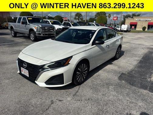 Glacier White 2024 Nissan Altima 2.5 SV