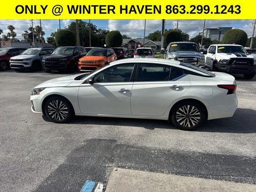 Glacier White 2024 Nissan Altima 2.5 SV