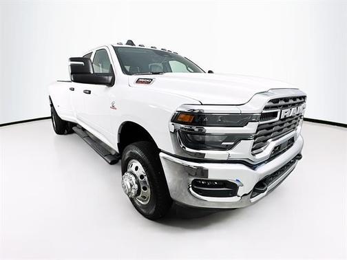 2025 RAM 3500 Tradesman Crew Cab 4x4 8' Box