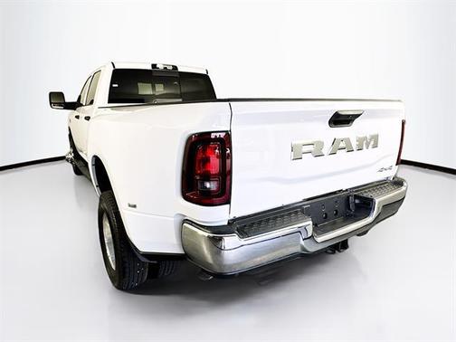 2025 RAM 3500 Tradesman Crew Cab 4x4 8' Box