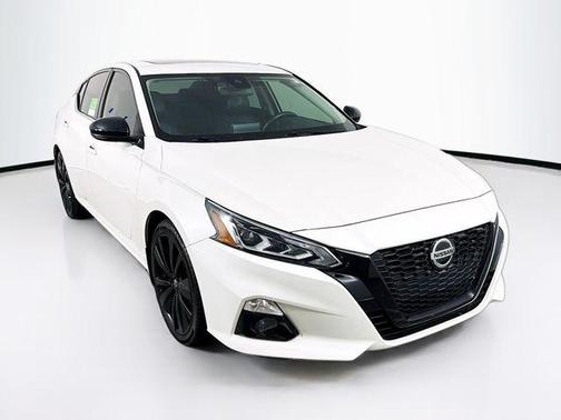 2022 Nissan Altima SR FWD