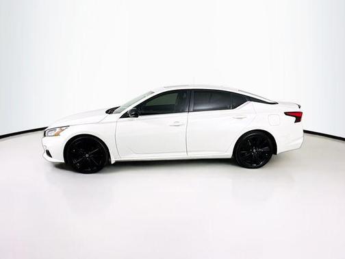 2022 Nissan Altima SR FWD