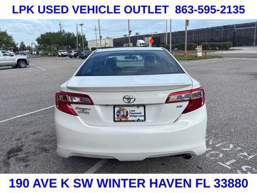 Super White 2014 Toyota Camry SE