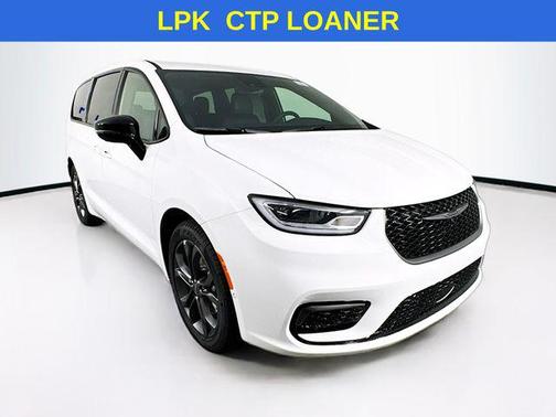 2026 Chrysler Pacifica L