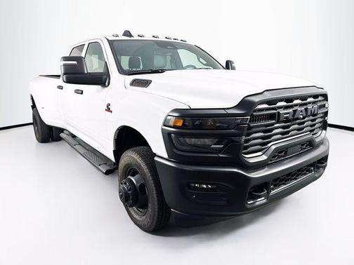 2026 RAM 3500 Tradesman Crew Cab 4x4 8' Box