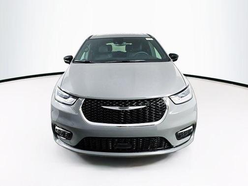 2025 Chrysler Pacifica L