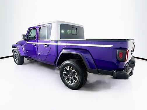 Reign 2026 Jeep Gladiator Sahara 4x4