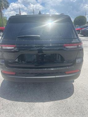 Diamond Black Crystal Pearlcoat 2023 Jeep Grand Cherokee Limited