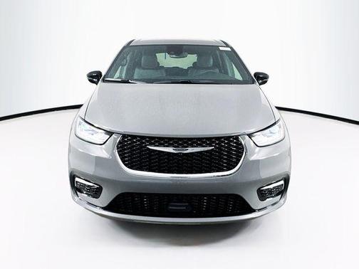 2025 Chrysler Pacifica L