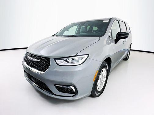 2025 Chrysler Pacifica L