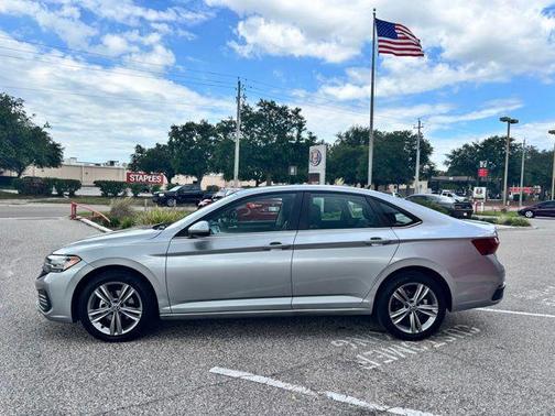 Pyrite Silver Metallic 2024 Volkswagen Jetta 1.5T SE