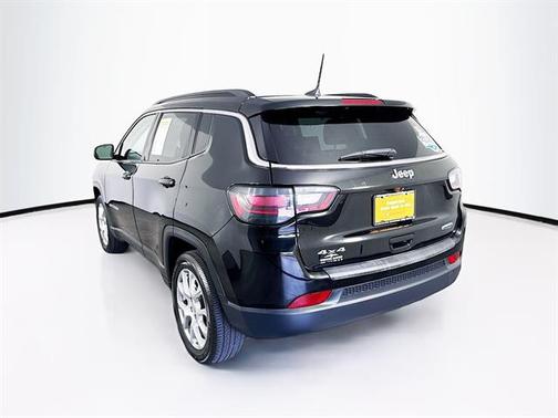 2022 Jeep Compass Latitude Lux