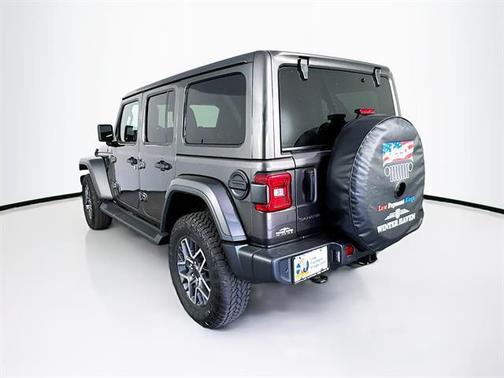 2025 Jeep Wrangler 4-Door Sahara 4x4