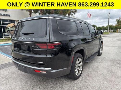 Diamond Black Crystal Pearlcoat 2022 Jeep Wagoneer Series II 4x2