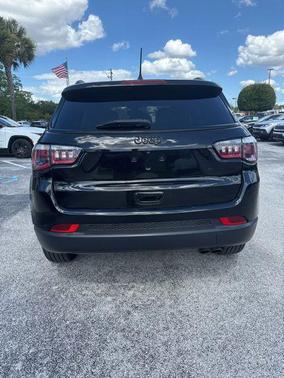 Diamond Black Crystal Pearlcoat 2019 Jeep Compass Latitude
